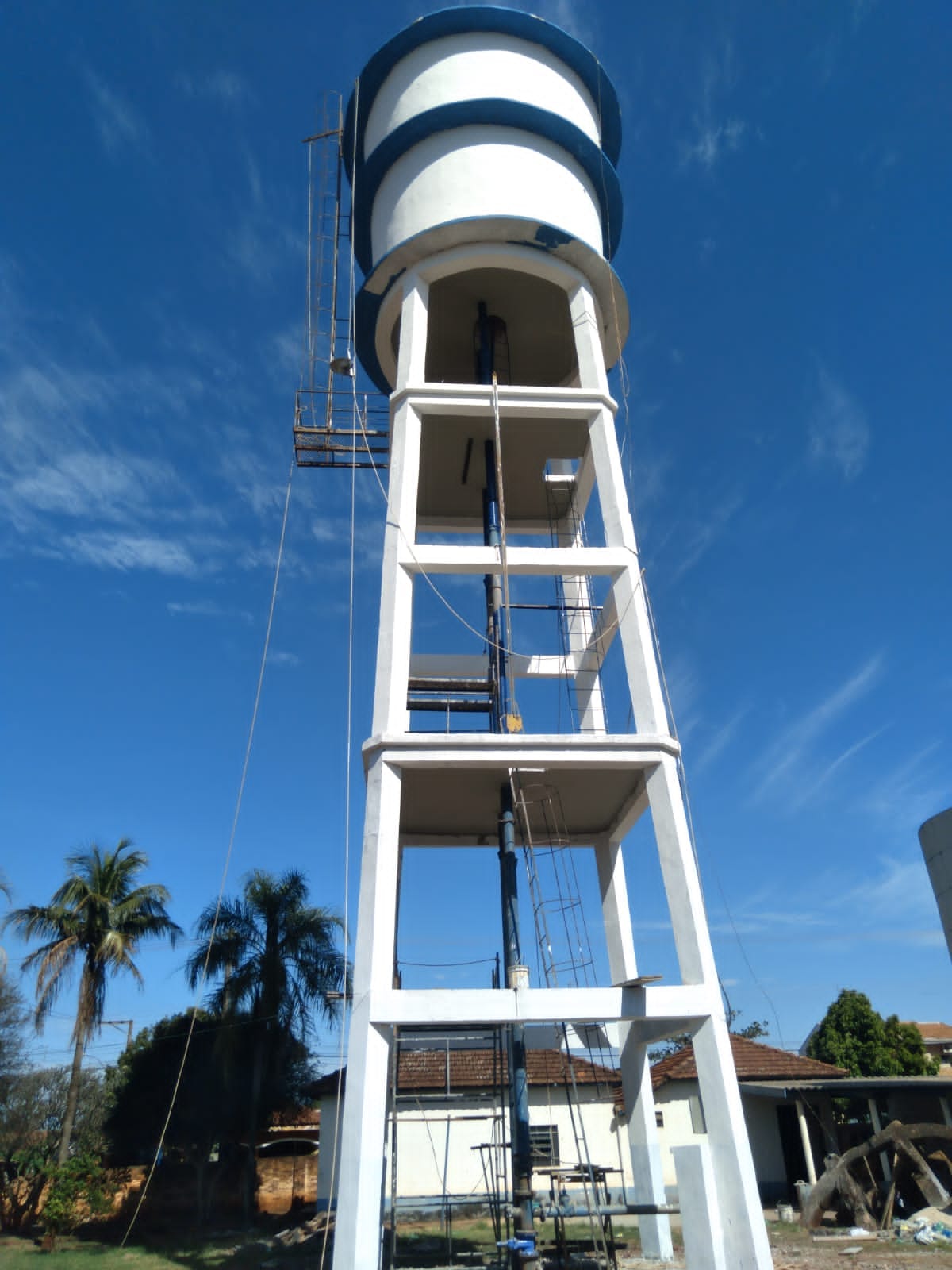 Estrutura Caixa Dagua E Pintura 2